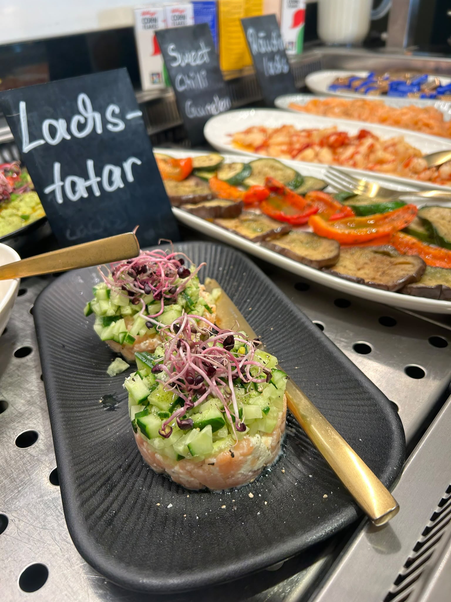 Kleine Vorspeisen und buntes Buffet